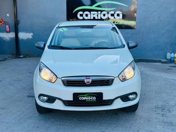 FIAT GRAND SIENA 1.6 MPI ESSENCE 16V FLEX 4P MANUAL FIAT GRAND SIENA 1.6 MPI ESSENCE 16V FLEX 4P MANUAL